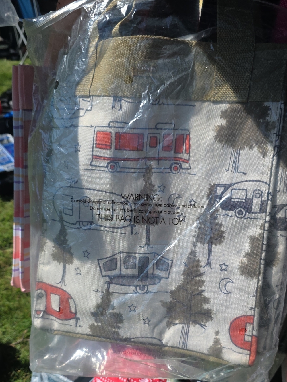 NEW Thirty-one Essential Storage Tote in Trees n RVs
